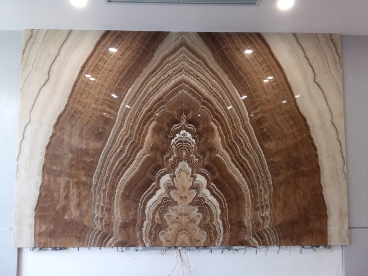 thi công tranh đá đối xứng