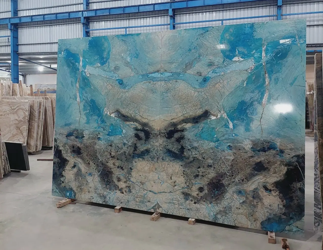 Thi công tranh đá thạch