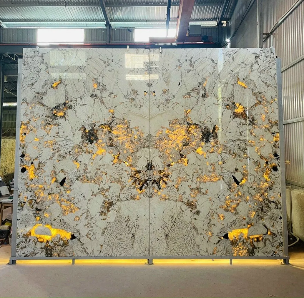 Tranh đá tự nhiên xuyên sáng - Vẻ đẹp kỳ bí từ thiên nhiên